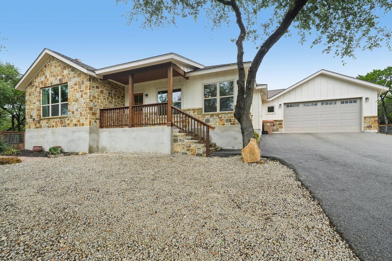 Virtual tour of 190 Magnolia MDW