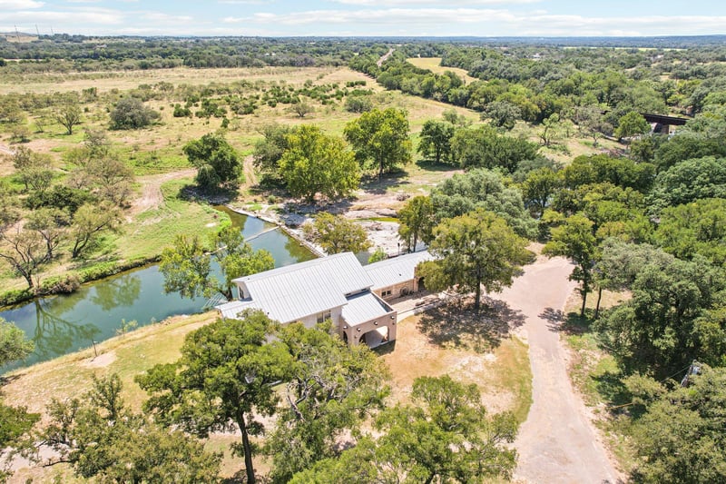 Virtual tour of 190 Private Road 3011