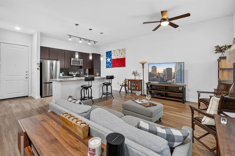 Virtual tour of 1900 Barton Springs Rd Unit #2047