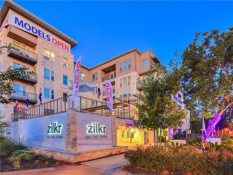 Virtual tour of 1900 Barton Springs RD Unit #3033