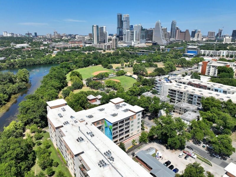 Virtual tour of 1900 Barton Springs RD Unit #5042
