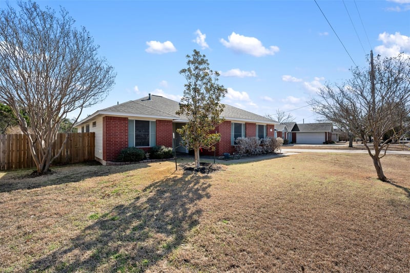 Virtual tour of 1900 Ireland Dr