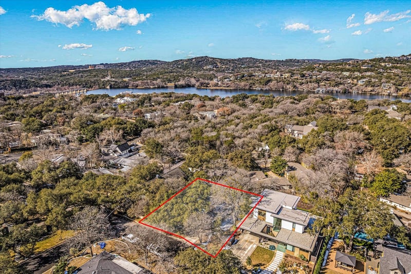 Virtual tour of 1900 Raleigh Ave
