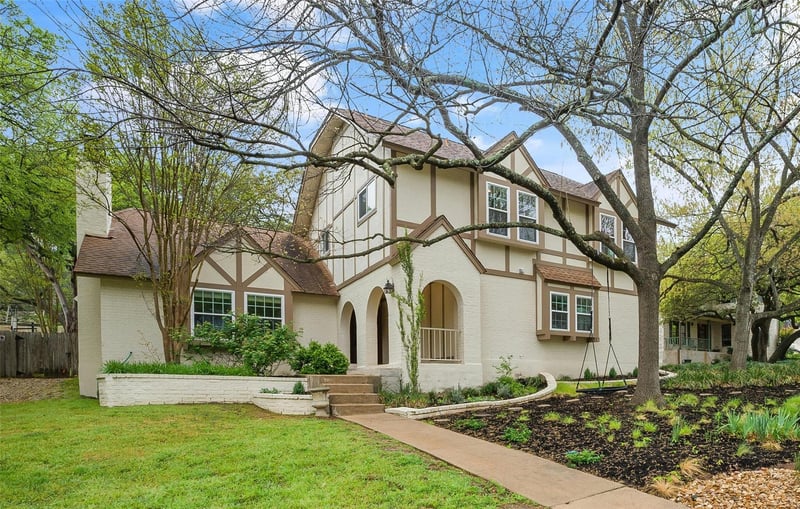 Virtual tour of 1901 Holly Hill DR