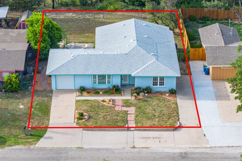 Virtual tour of 1904  Cochran Ln