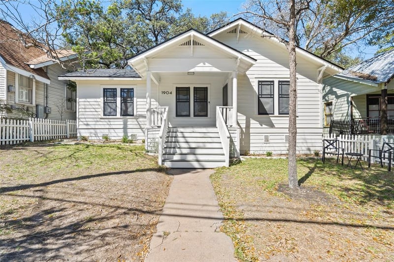 Virtual tour of 1904 Newning Ave