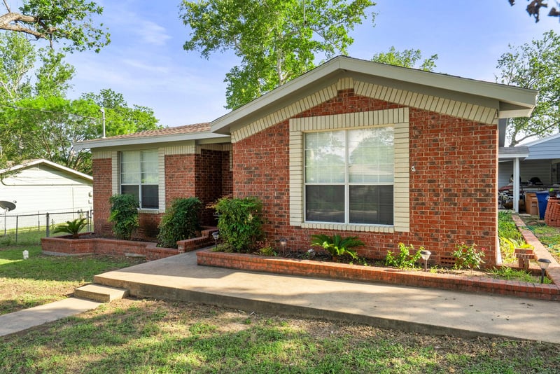 Virtual tour of 1905 Bissel LN