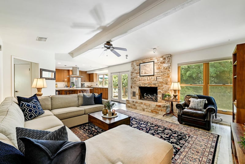 Virtual tour of 1905 Stoneridge RD