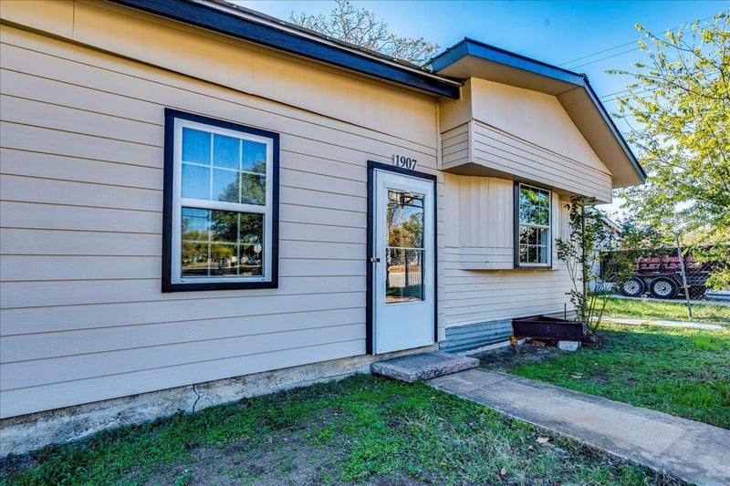Virtual tour of 1907 Blue Meadow DR