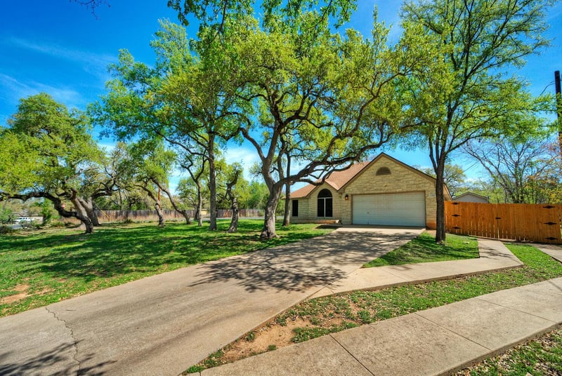Virtual tour of 1907 Red Fox RD