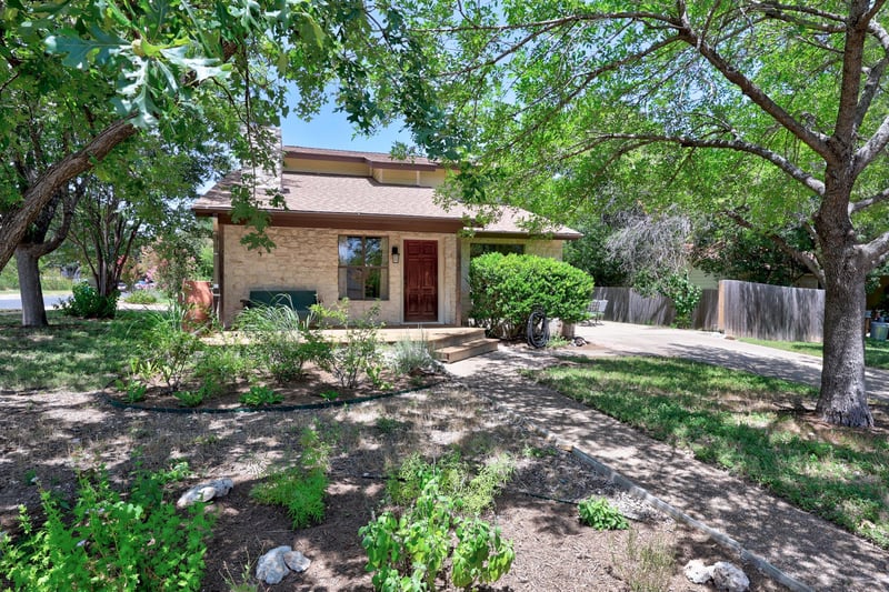 Virtual tour of 1910 Mirabeau ST