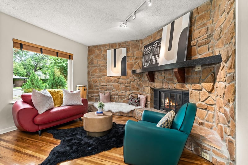 Virtual tour of 1910 Travis Heights BLVD