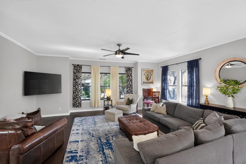 Virtual tour of 1911 Stoneridge RD