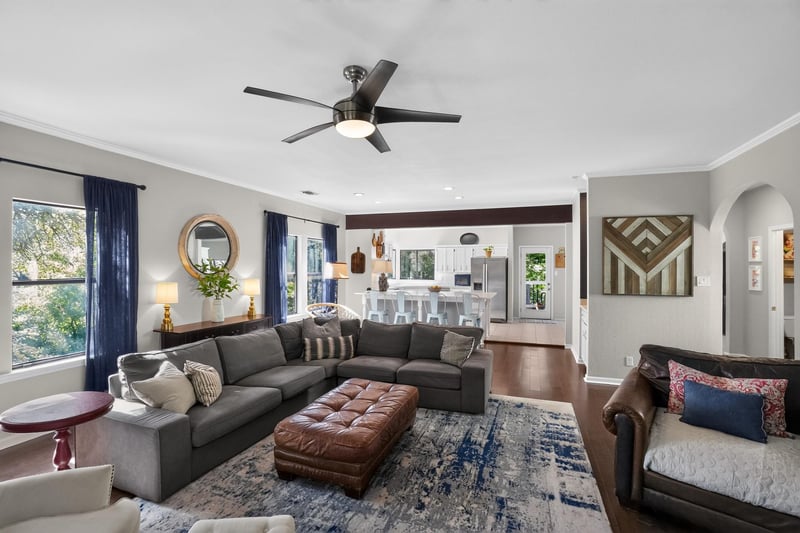 Virtual tour of 1911 Stoneridge Rd