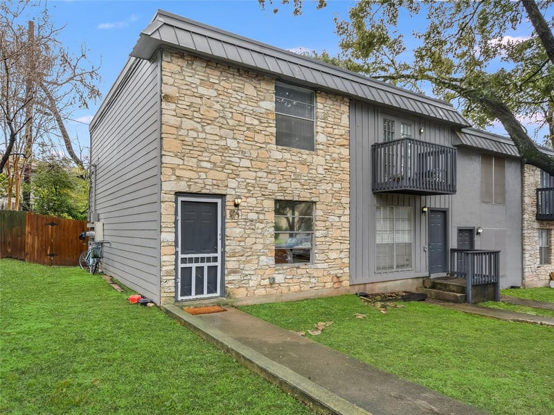 Virtual tour of 1912 Lightsey RD Unit #1