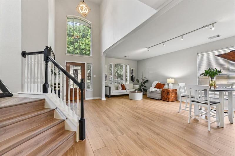 Virtual tour of 1913 Maize Bend Dr