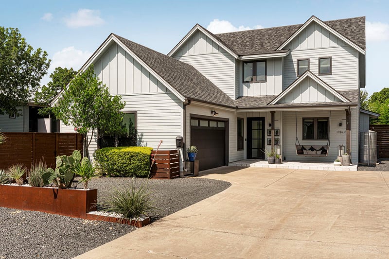 Virtual tour of 1916 E M Franklin Ave Unit #C