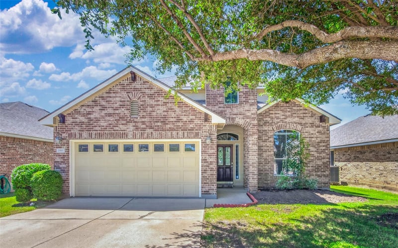 Virtual tour of 1916 Golden Arrow Ave