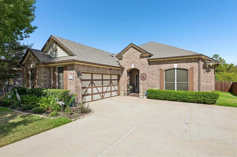Virtual tour of 19237 Pencil Cactus Dr