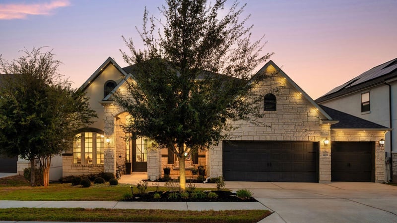 Virtual tour of 1925 Sorvino Walk