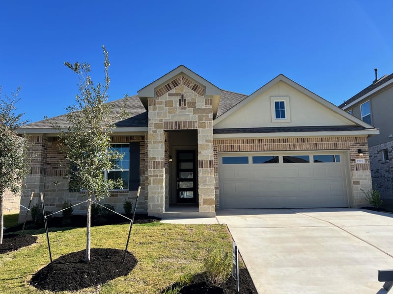 Virtual tour of 1928 Crooked Creek St