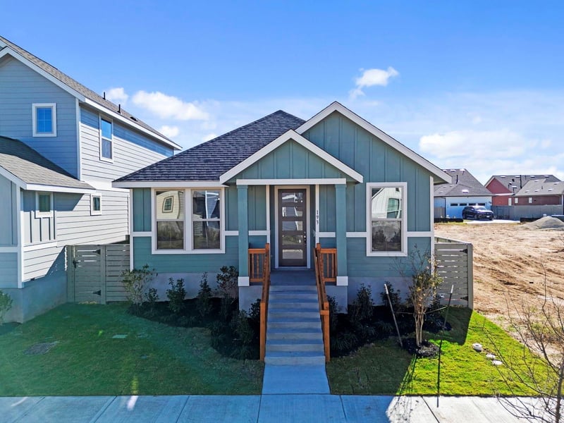 Virtual tour of 193 Weaver LN
