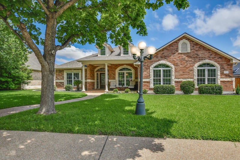 Virtual tour of 1930 Savannah DR