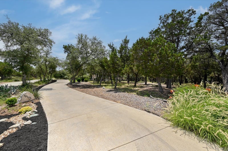 Virtual tour of 19305 Leisure LN