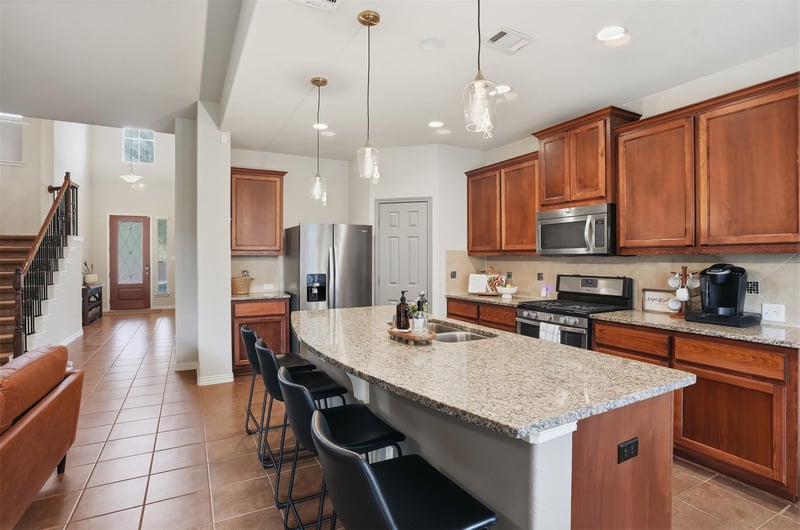 Virtual tour of 1937 Kempwood LOOP