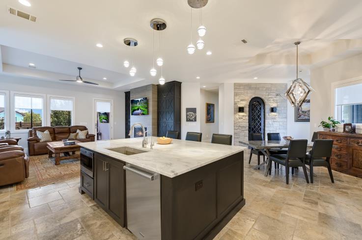Virtual tour of 1949 Art Adams Way