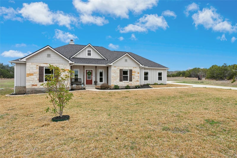 Virtual tour of 195 Rosebud Ranch Rd