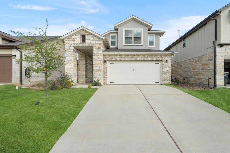 Virtual tour of 195 White Horses DR