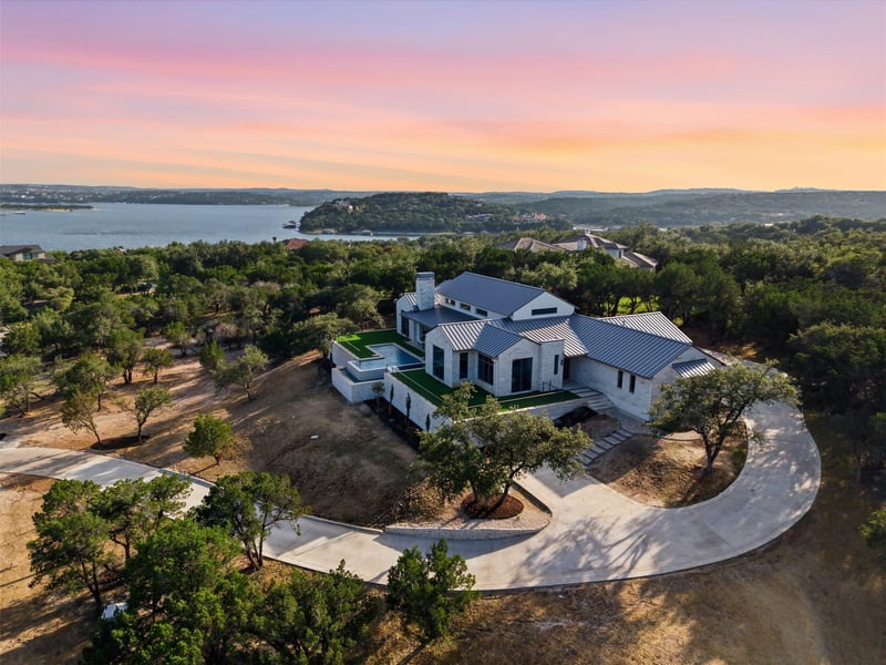 Virtual tour of 19559 Sandcastle DR