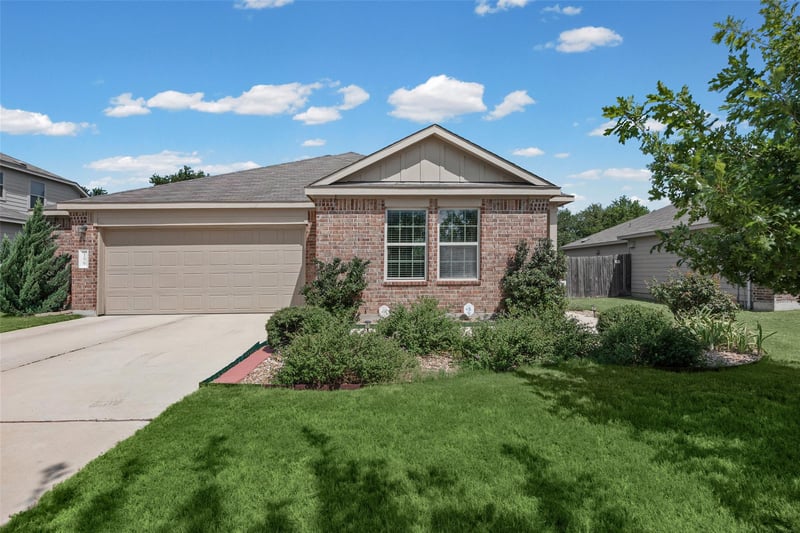 Virtual tour of 196 Jackson Blue LN