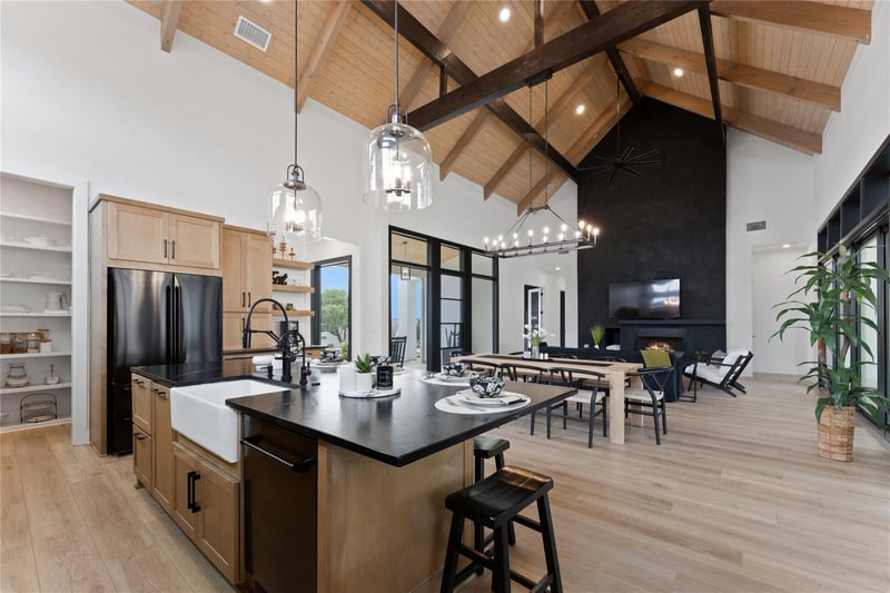 Virtual tour of 197 Evelyn CT