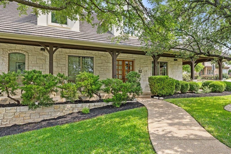 Virtual tour of 2 Dovedale Cv
