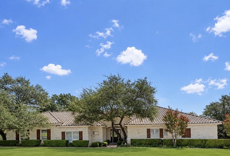 Virtual tour of 2 Jasperwood CT