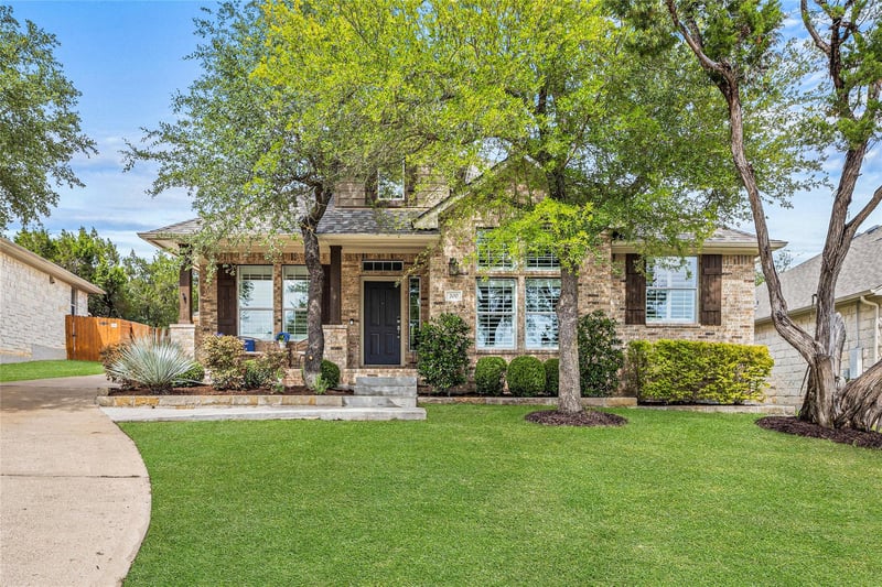 Virtual tour of 200 Lexington DR