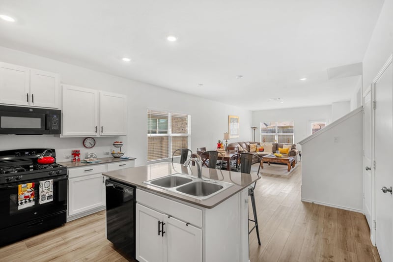 Virtual tour of 200 Montego St