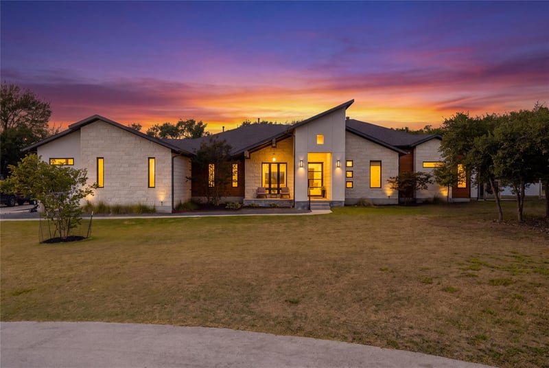 Virtual tour of 200 Quarter Horse Ln