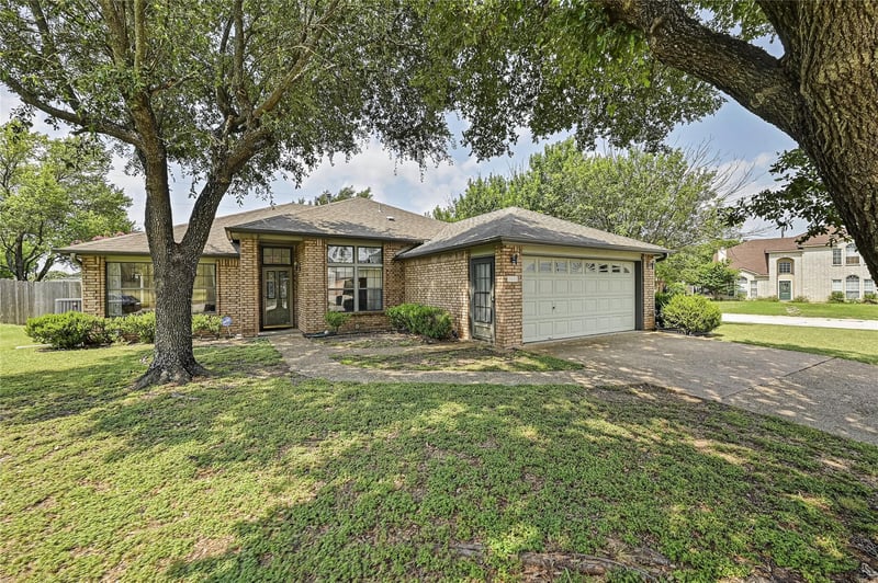 Virtual tour of 200 Shawnee TRL