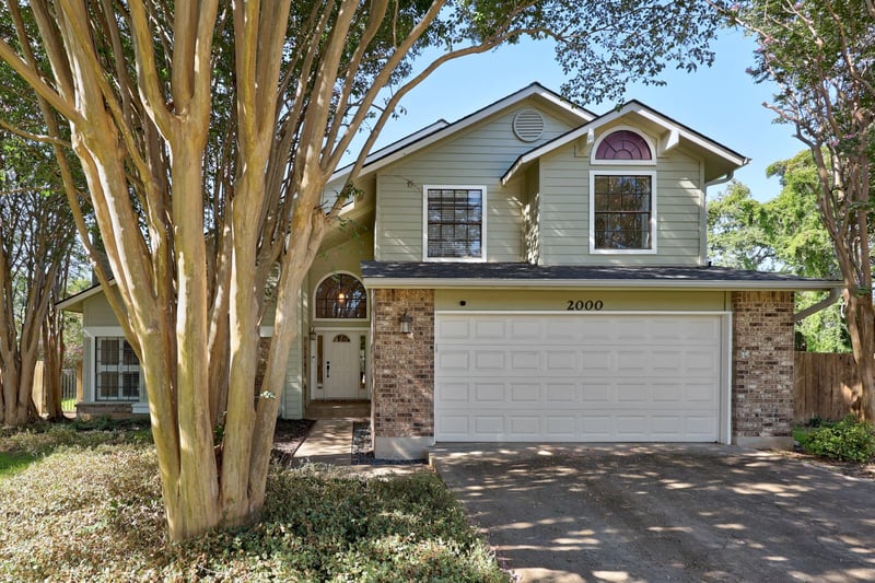 Virtual tour of 2000 Woods CV