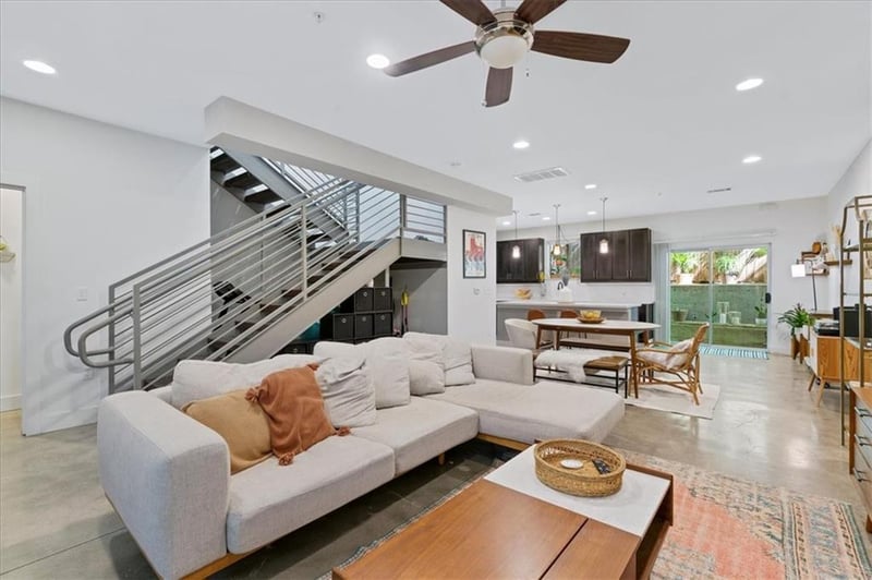Virtual tour of 2002 Glen Allen ST Unit #202