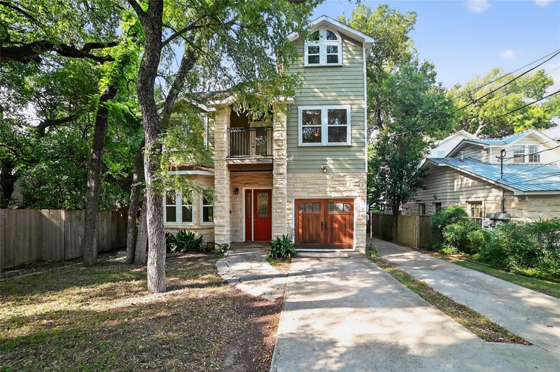 Virtual tour of 2003 Griswold LN Unit #A