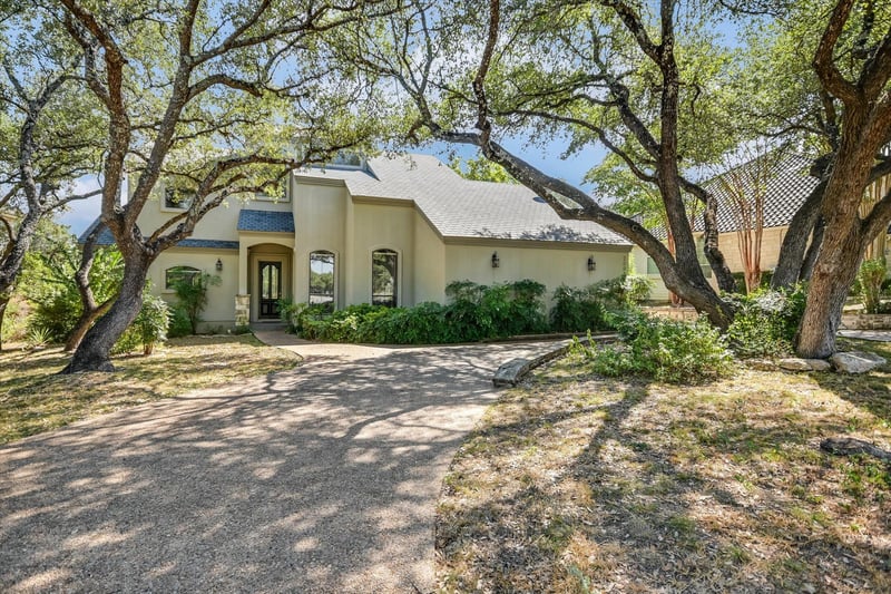 Virtual tour of 2003 Lakeway Blvd