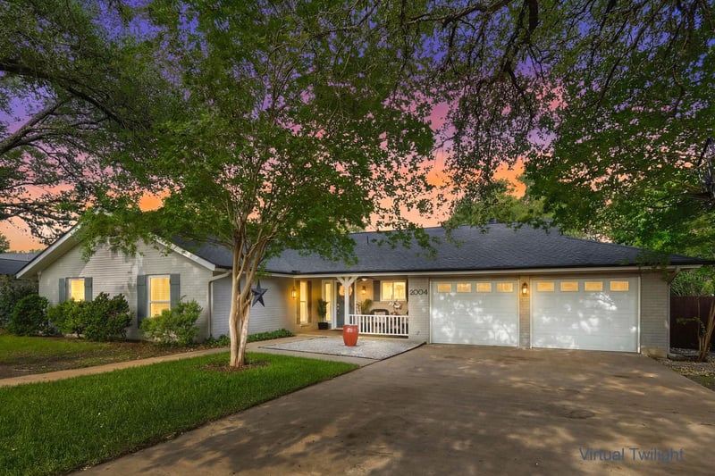 Virtual tour of 2004 Creekview DR