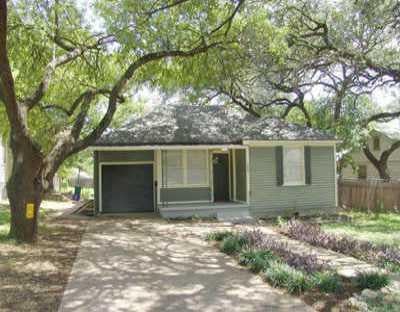 Virtual tour of 2004 La Casa Dr