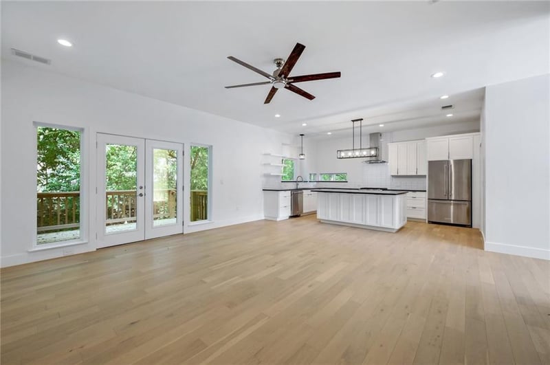 Virtual tour of 2004 Winsted LN Unit #B