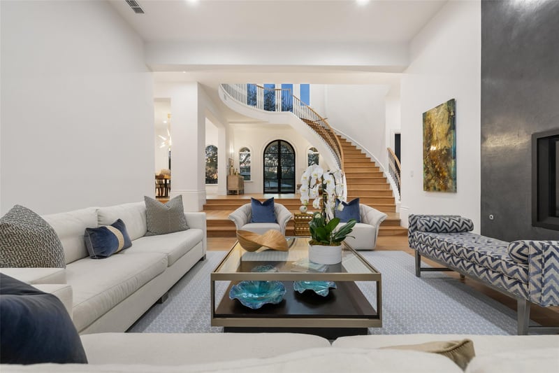 Virtual tour of 2005 Far Gallant Dr
