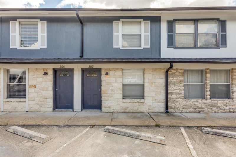 Virtual tour of 2005 Glen Allen ST Unit #105